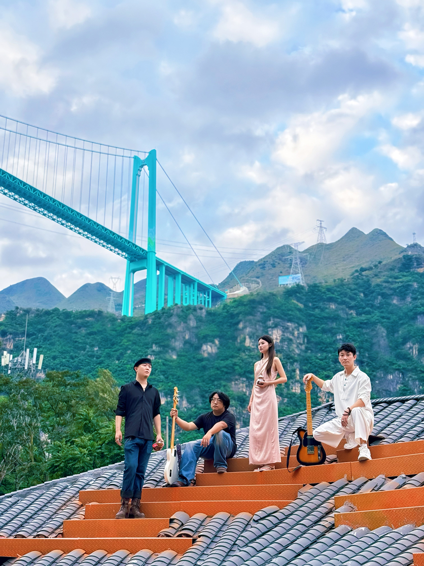 :“文旅+”擦亮“多彩贵州”新品牌pg试玩绘就假期多彩画卷!贵旅集团(图10) :“文旅+”擦亮“多彩贵州”新品牌pg试玩绘就假期多彩画卷!贵旅集团(图10)